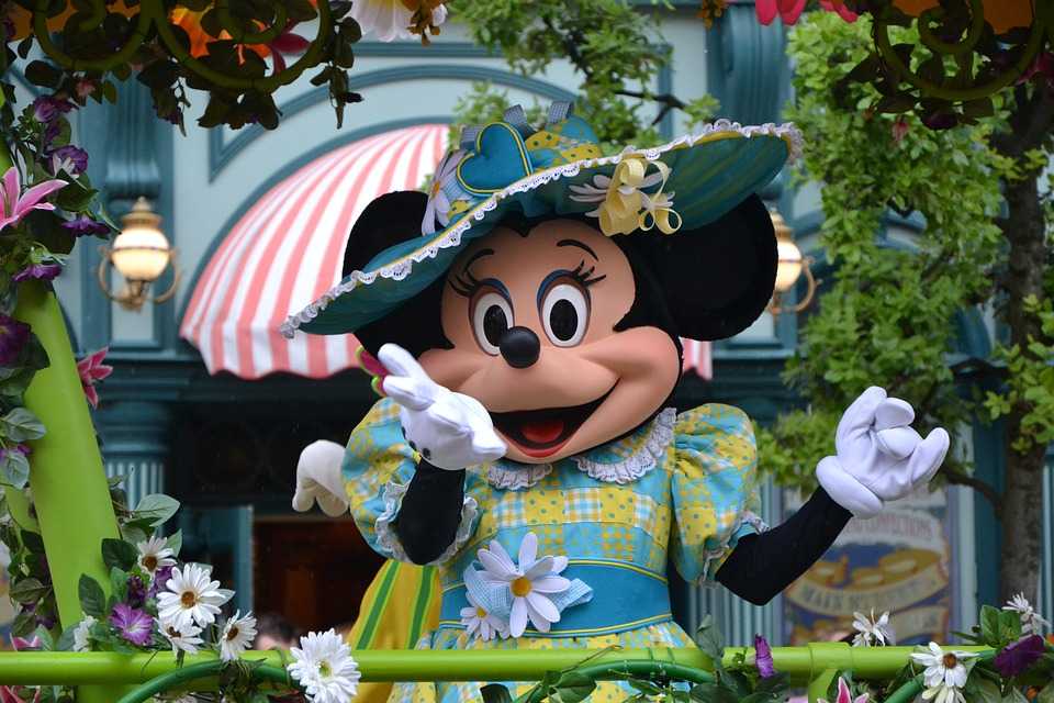 disneyland paris minnie