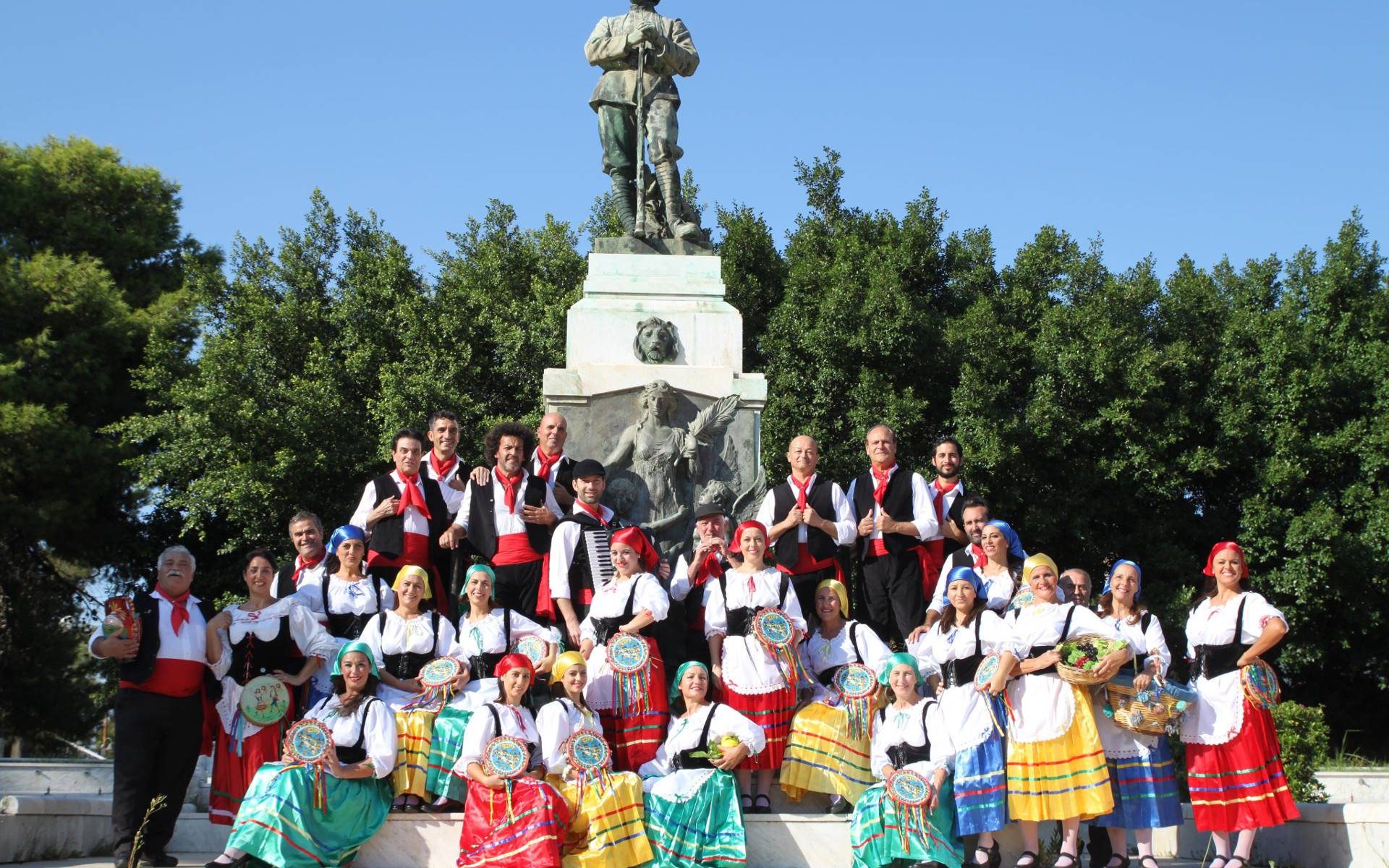 gruppo folkloristico palmarum insula